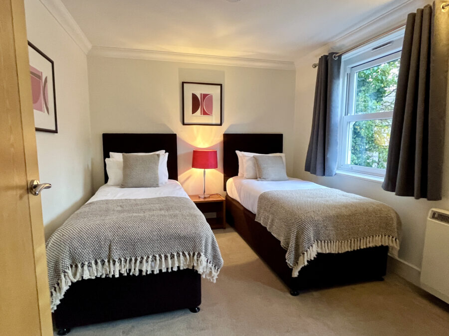 Manor House - Duplex - Twin Bedroom