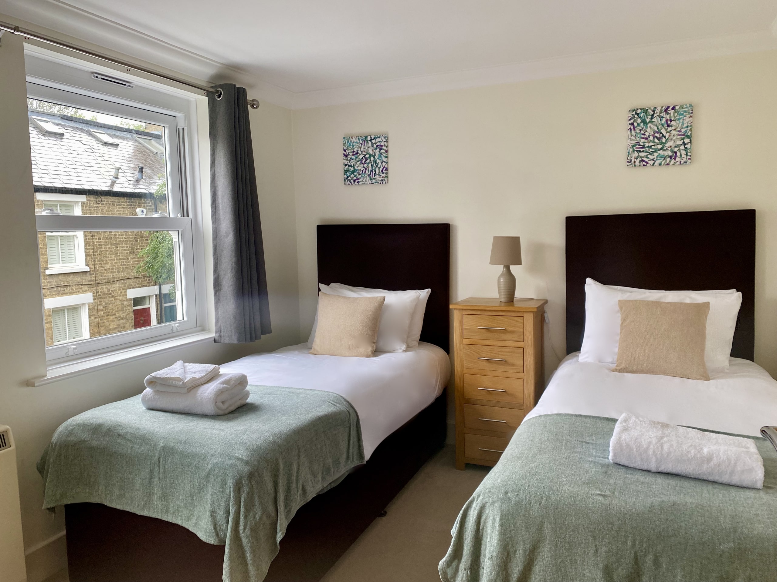 Manor House - Duplex - Twin Bedroom