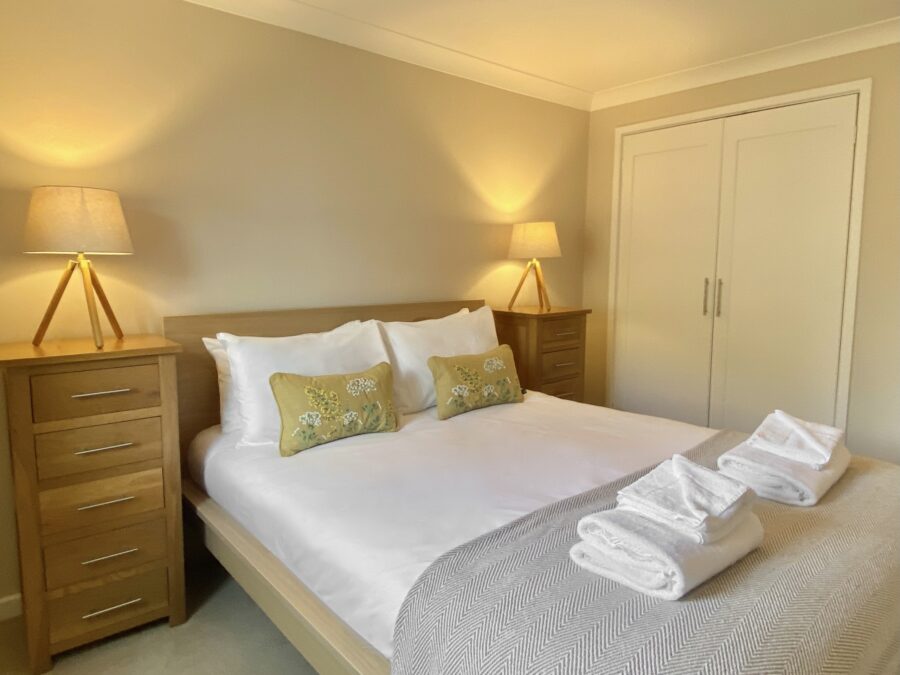 Market Rise - Superior - Bedroom (1)